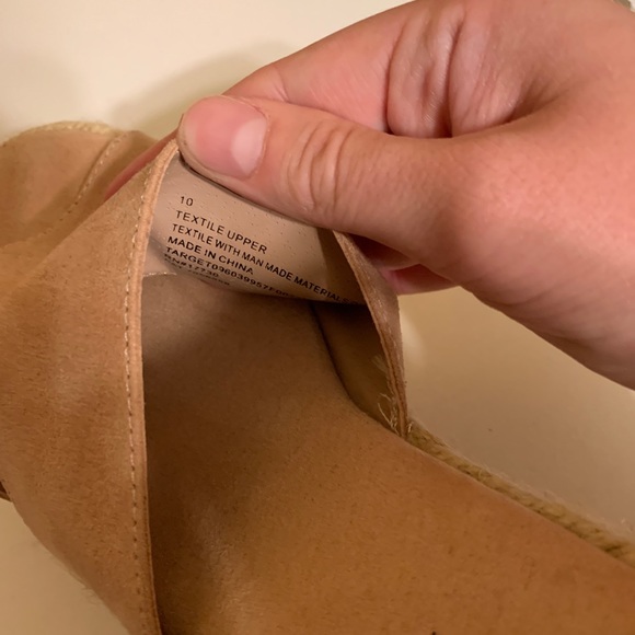 Universal Thread Heels - Picture 6 of 7